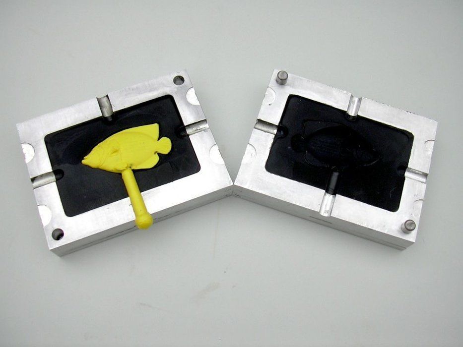 塑膠模具的主要結(jié)構(gòu)包括有哪些？