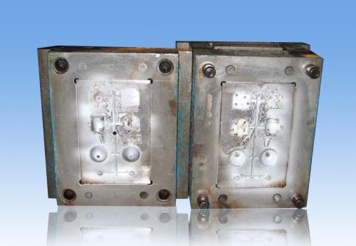 深圳塑膠模具廠，塑料模具零配件的熱處理工藝介紹